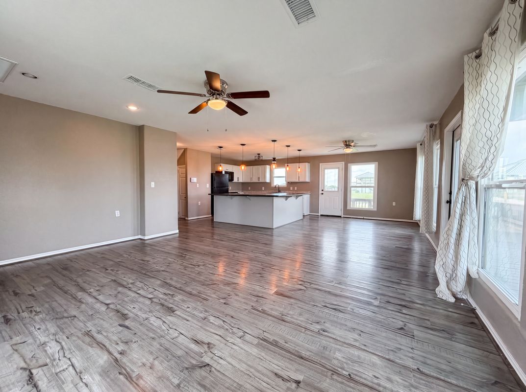 Property photo 3 of 552 Marshall Johnson Ave S