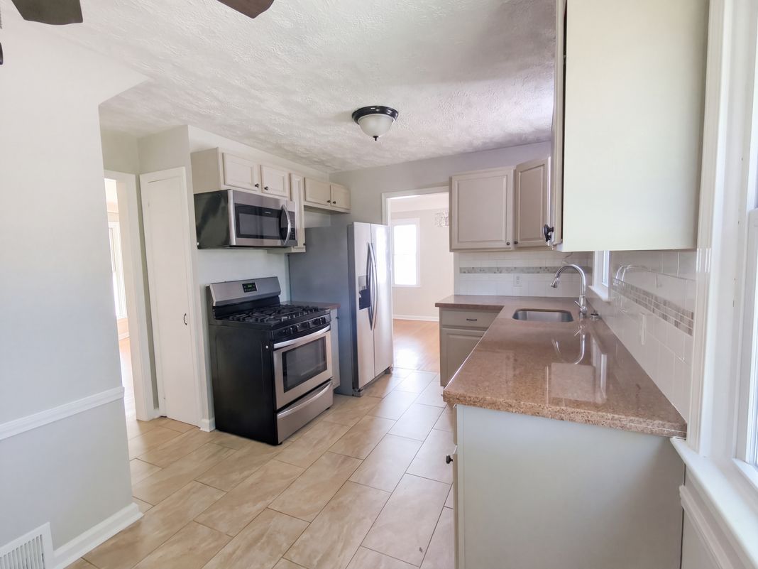 Property photo 2 of 3659 Fenley Rd