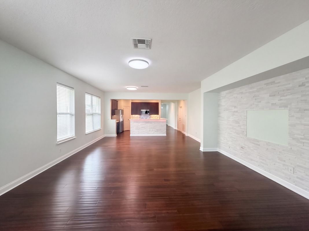 Property photo 3 of 7271 Londale Blvd