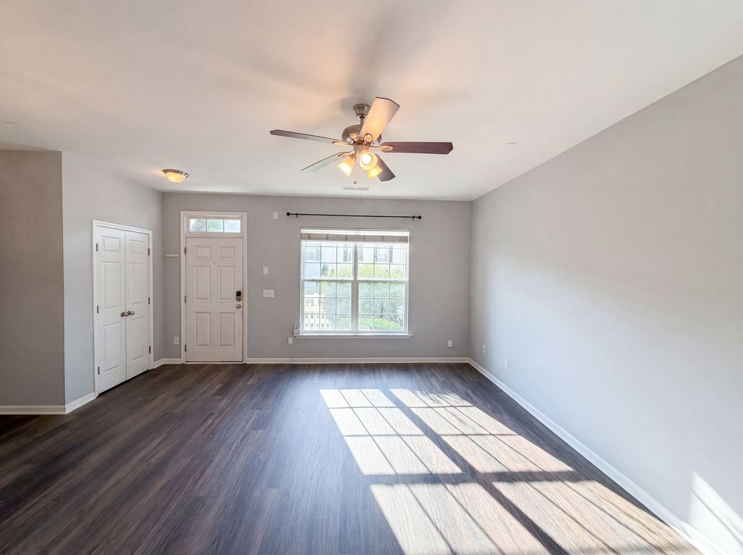 Property photo 3 of 1121 Consortium Dr Unit 114