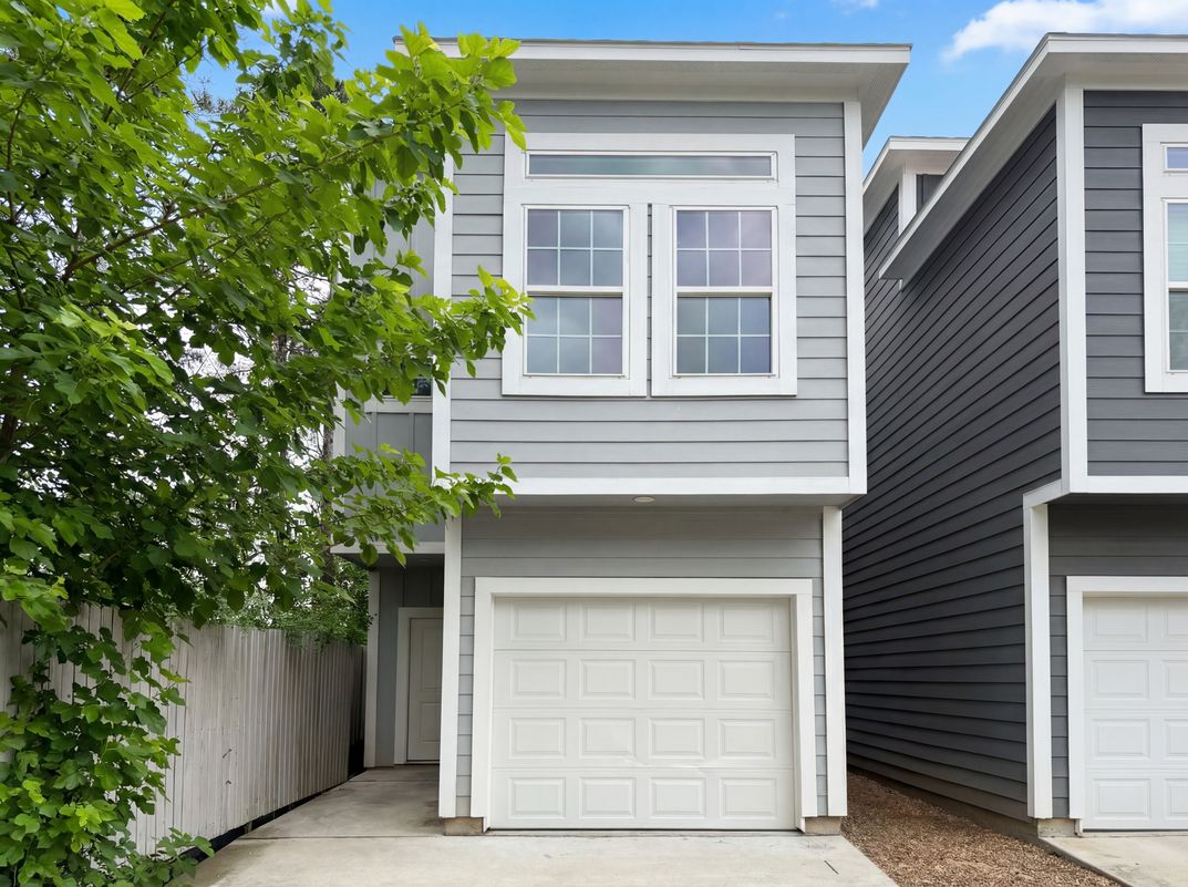 Property photo 1 of 18803 Luminescent Ln