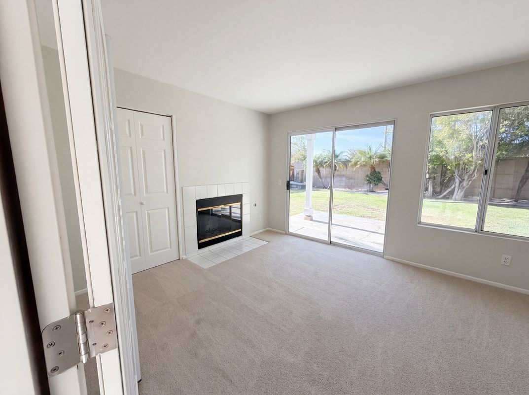 Property photo 3 of 2565 W Fairview Dr
