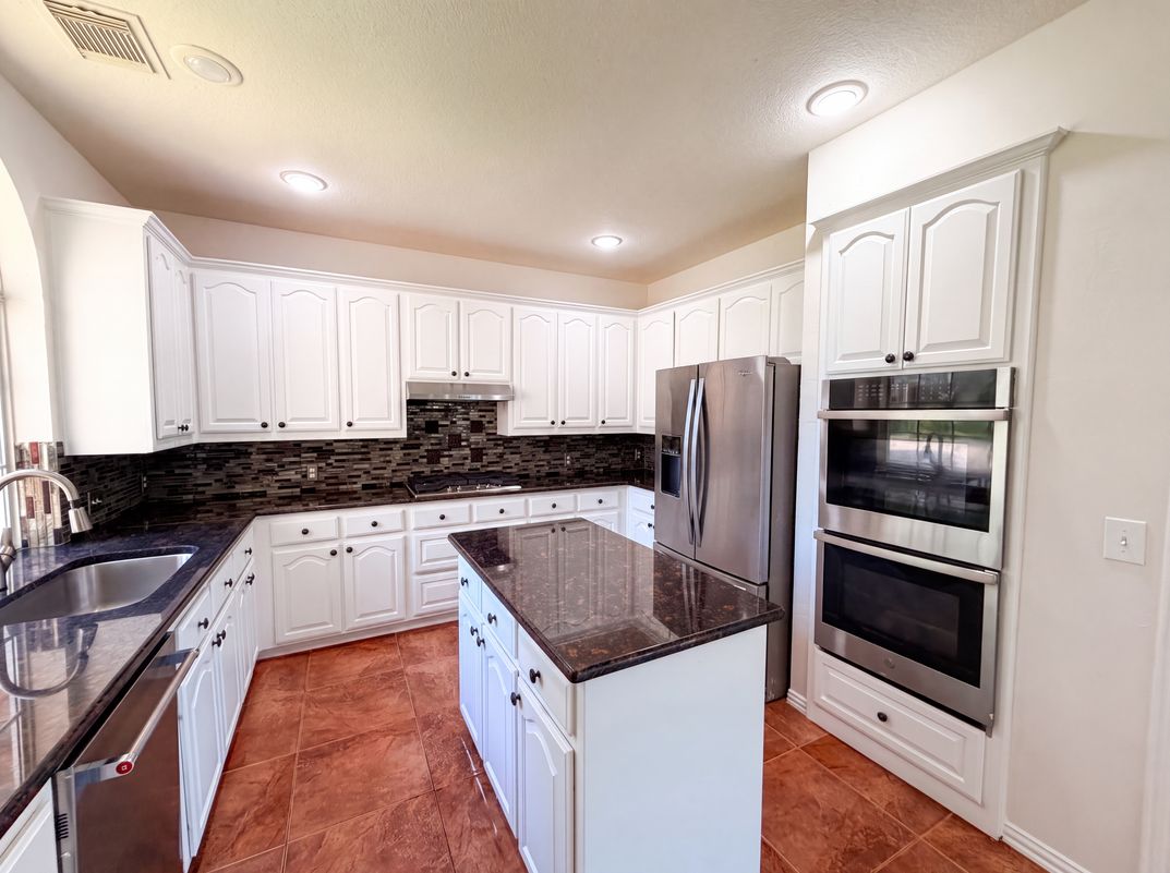 Property photo 2 of 3106 Westshore Dr