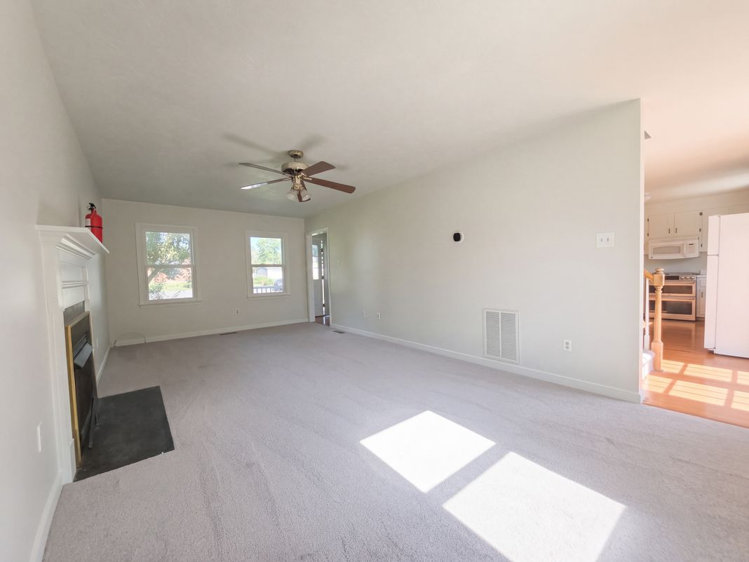 Property photo 3 of 8921 Basswood Dr