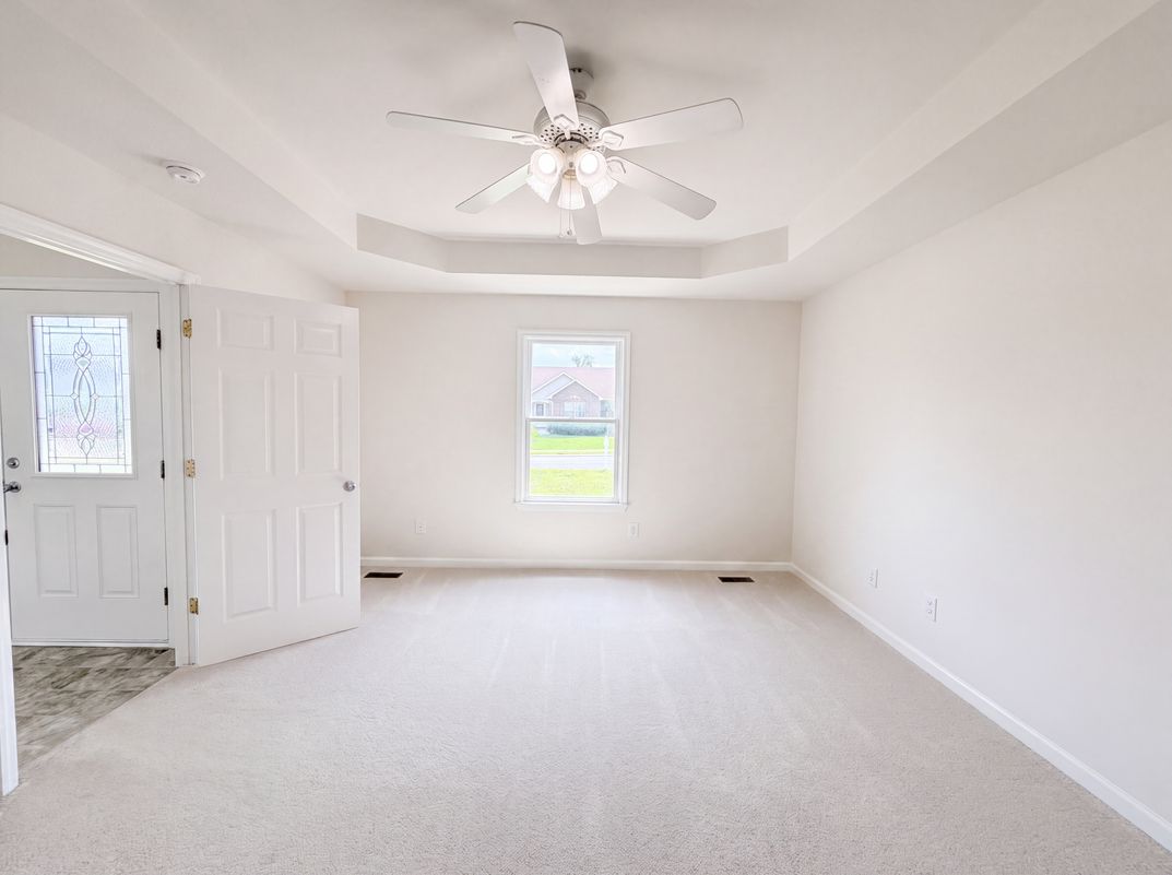 Property photo 3 of 326 Gallop Ln