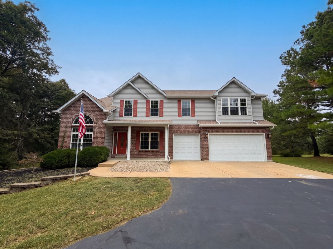 Property photo 1 of 10107 Manassas Dr