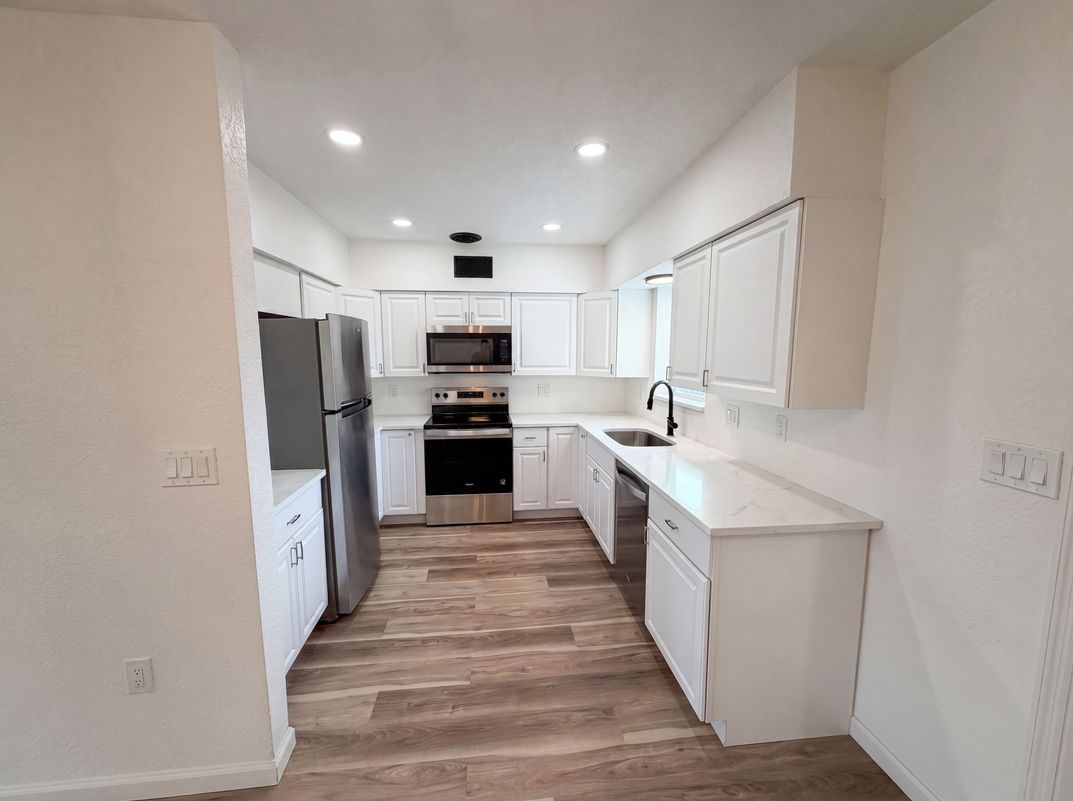 Photo 2 of 19 of 567 Baywood Dr N, Dunedin, FL