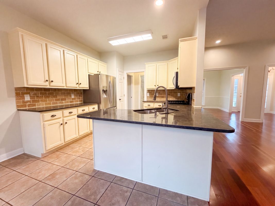 Property photo 2 of 101 Wyncrest Commons Ct
