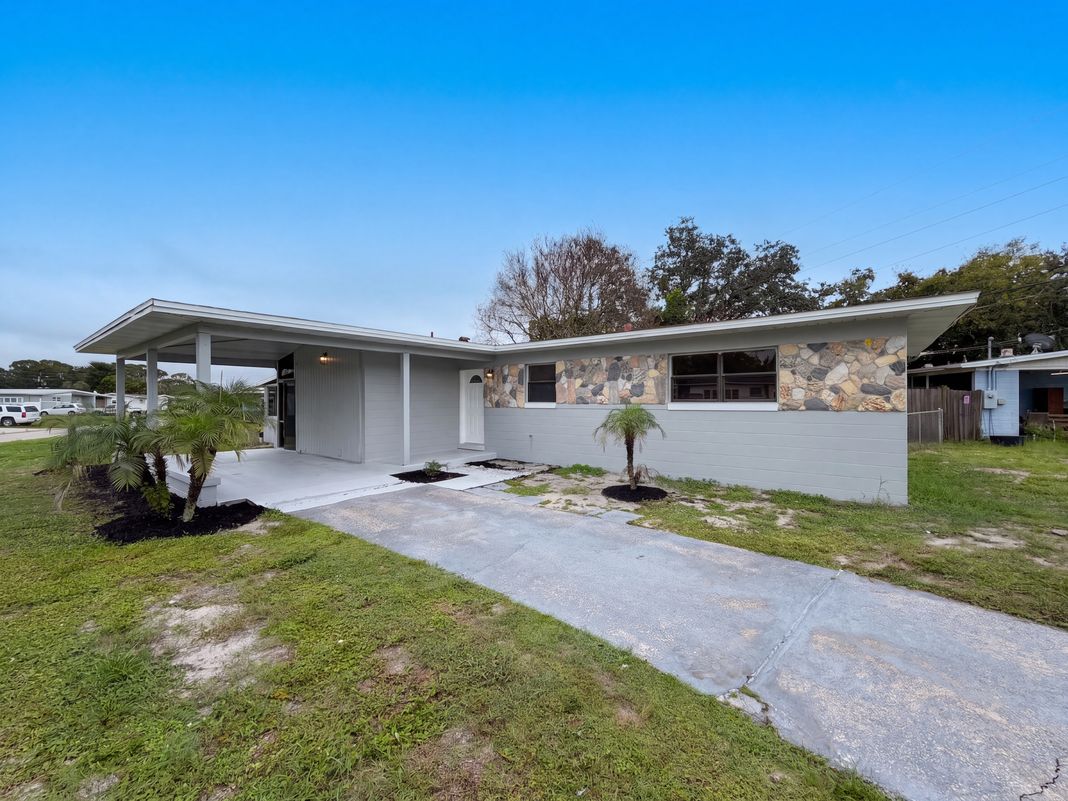 Property photo 1 of 1053 Azalea Ln