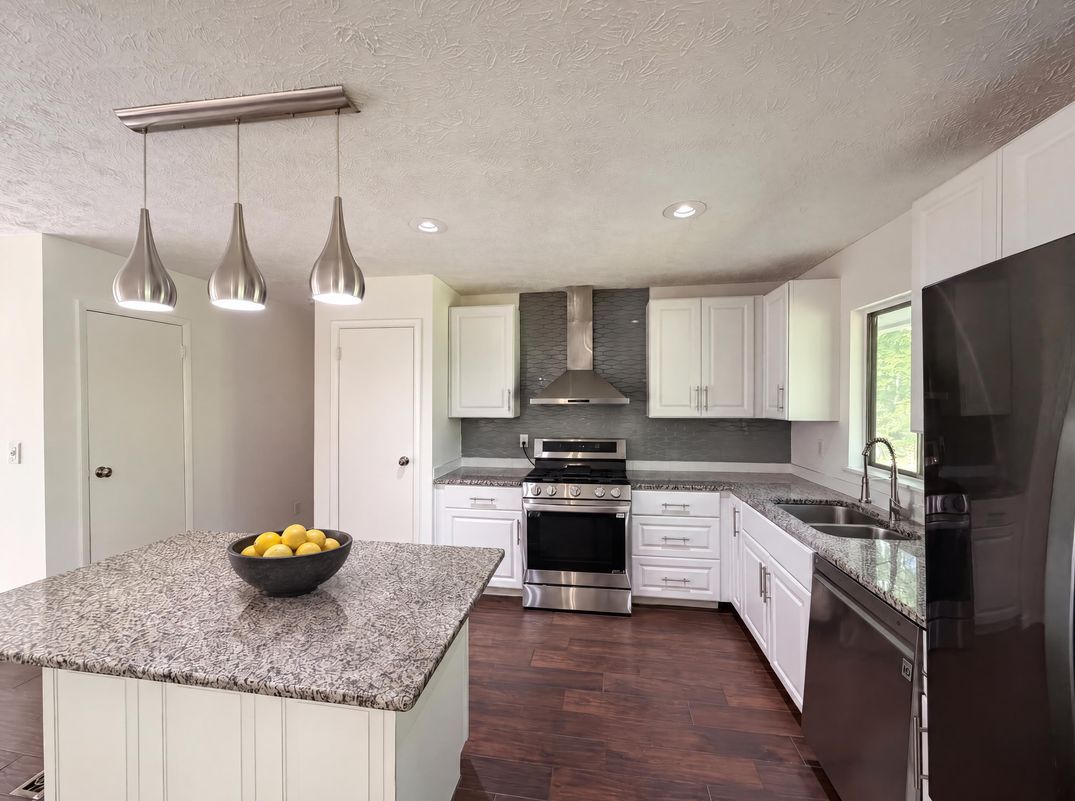 Property photo 2 of 1010 Buckhurst Dr