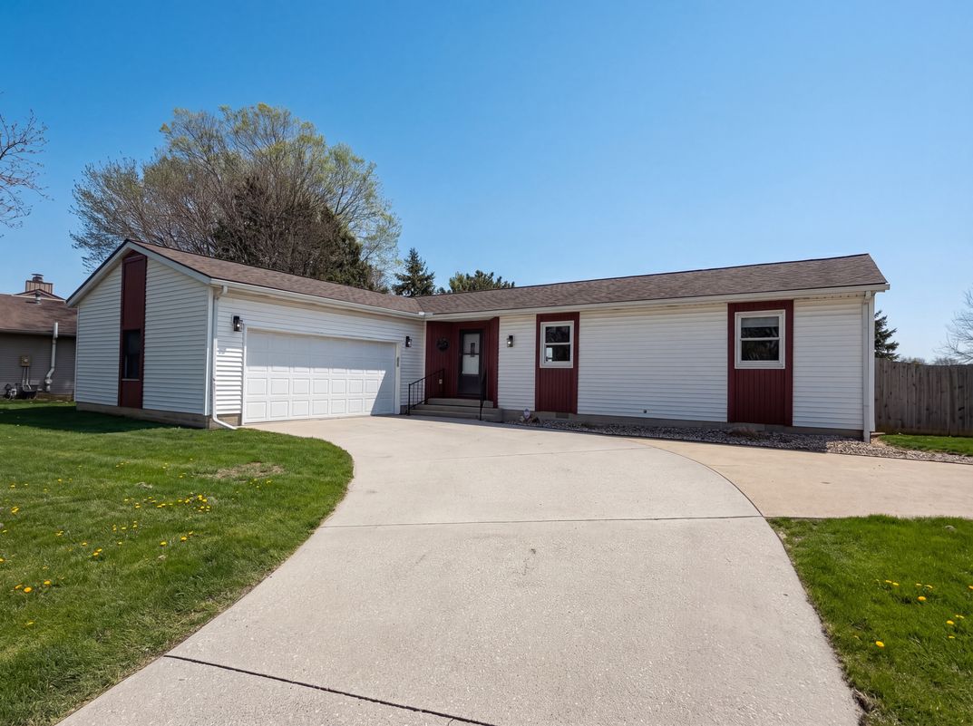 Property photo 1 of 610 Executive Blvd