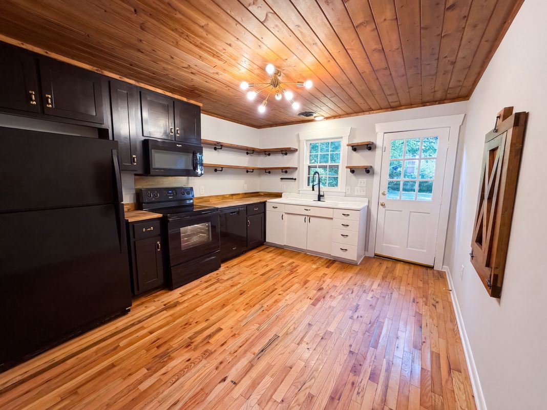 Property photo 2 of 509 Drake Ave