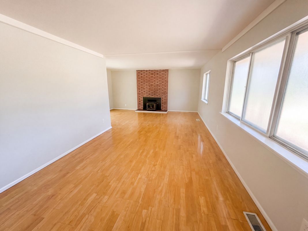 Property photo 3 of 467 Paragon Dr