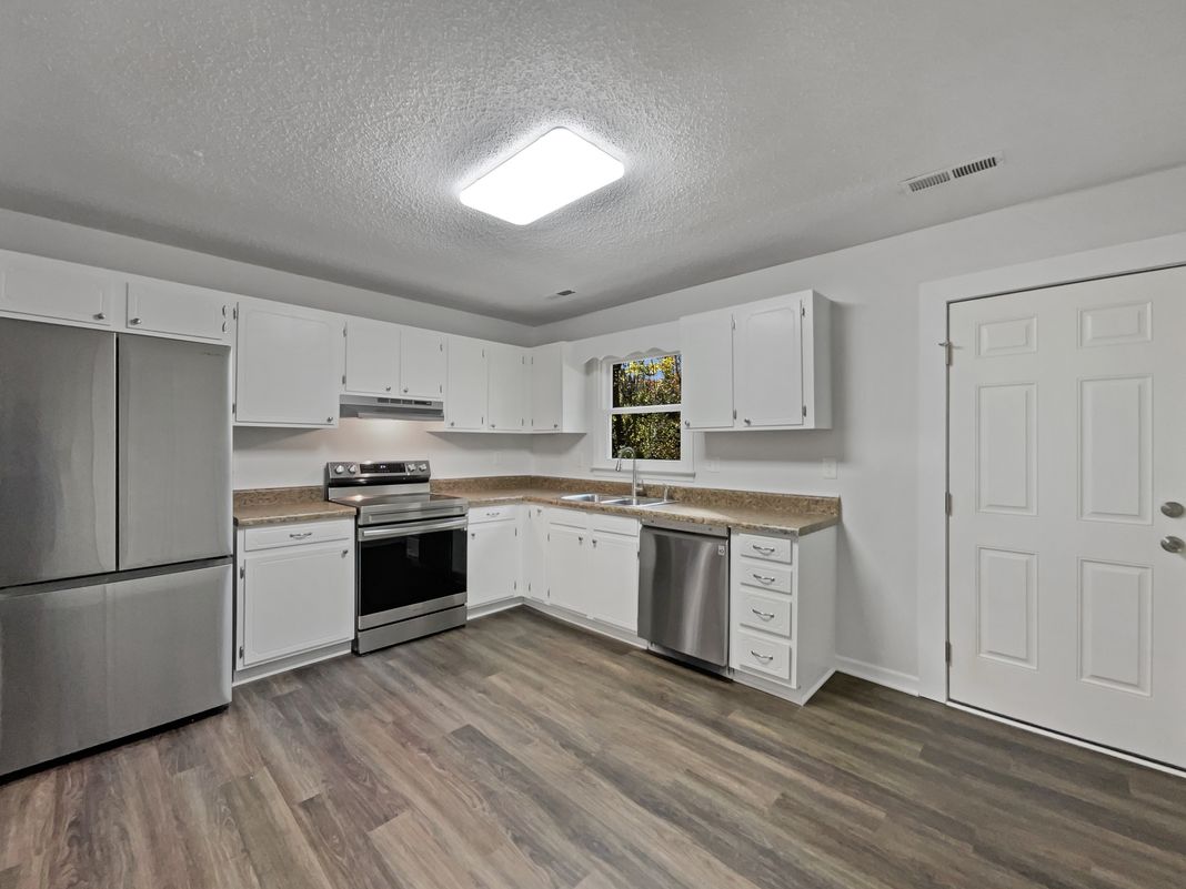 Property photo 2 of 4051 Gordon Ct
