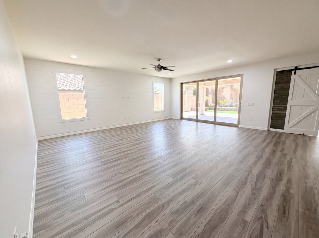 Property photo 3 of 10619 Skye Paseo Ave