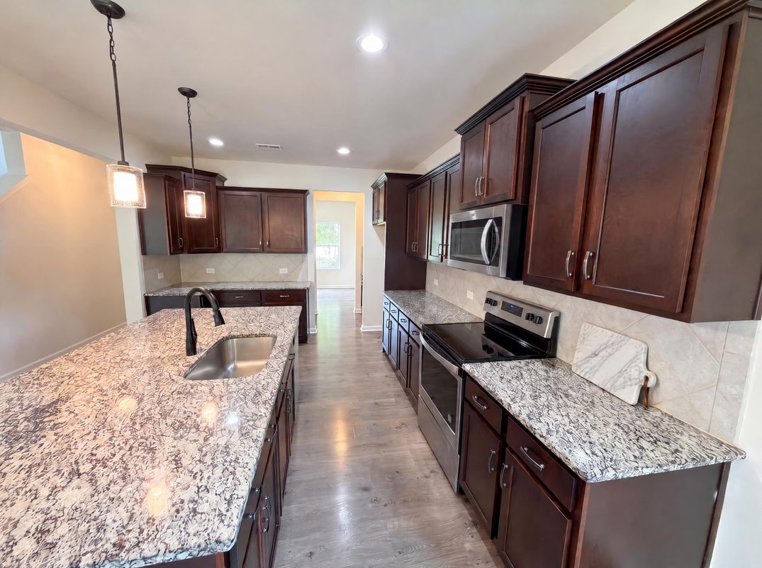 Property photo 2 of 5627 Barclay Ct