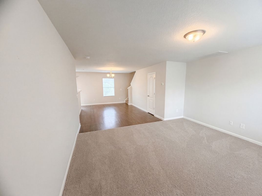Photo 7 of 19 of 3013 Chatuge Ct, Charlotte, NC