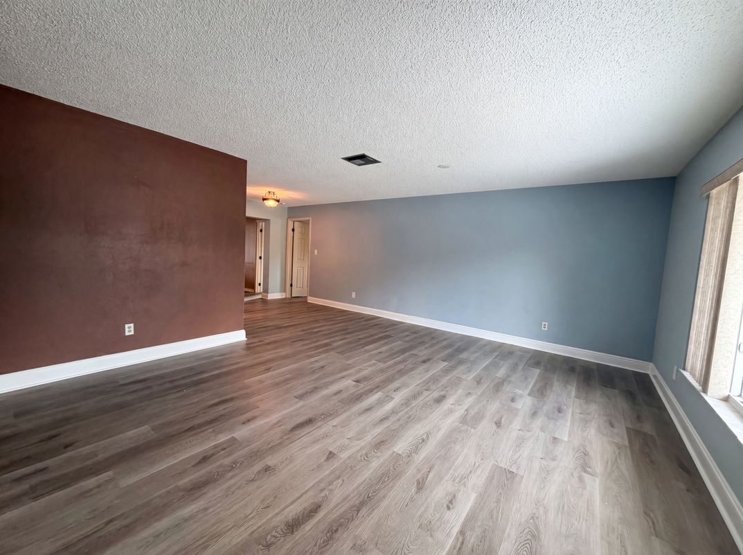 Property photo 3 of 9605 NW 81st St