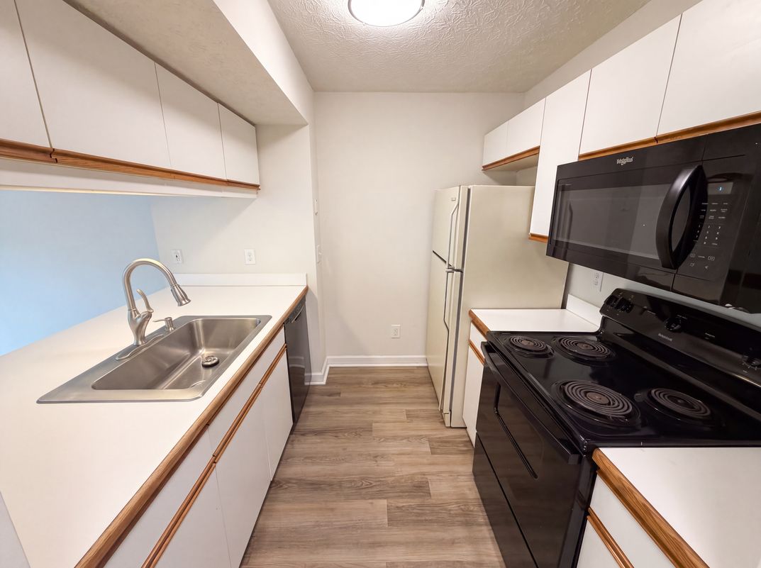 Property photo 2 of 5698 Canehill Ln