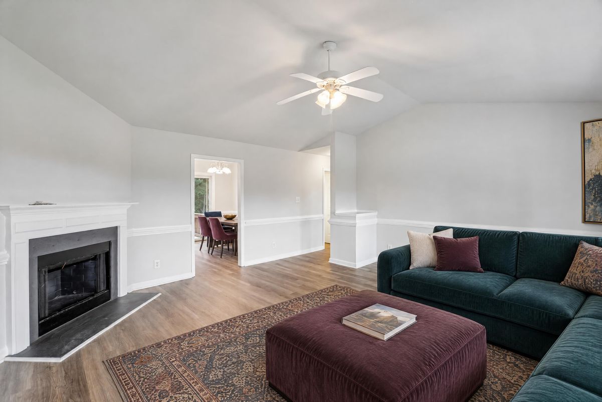 Property photo 3 of 2568 Wilton Ave