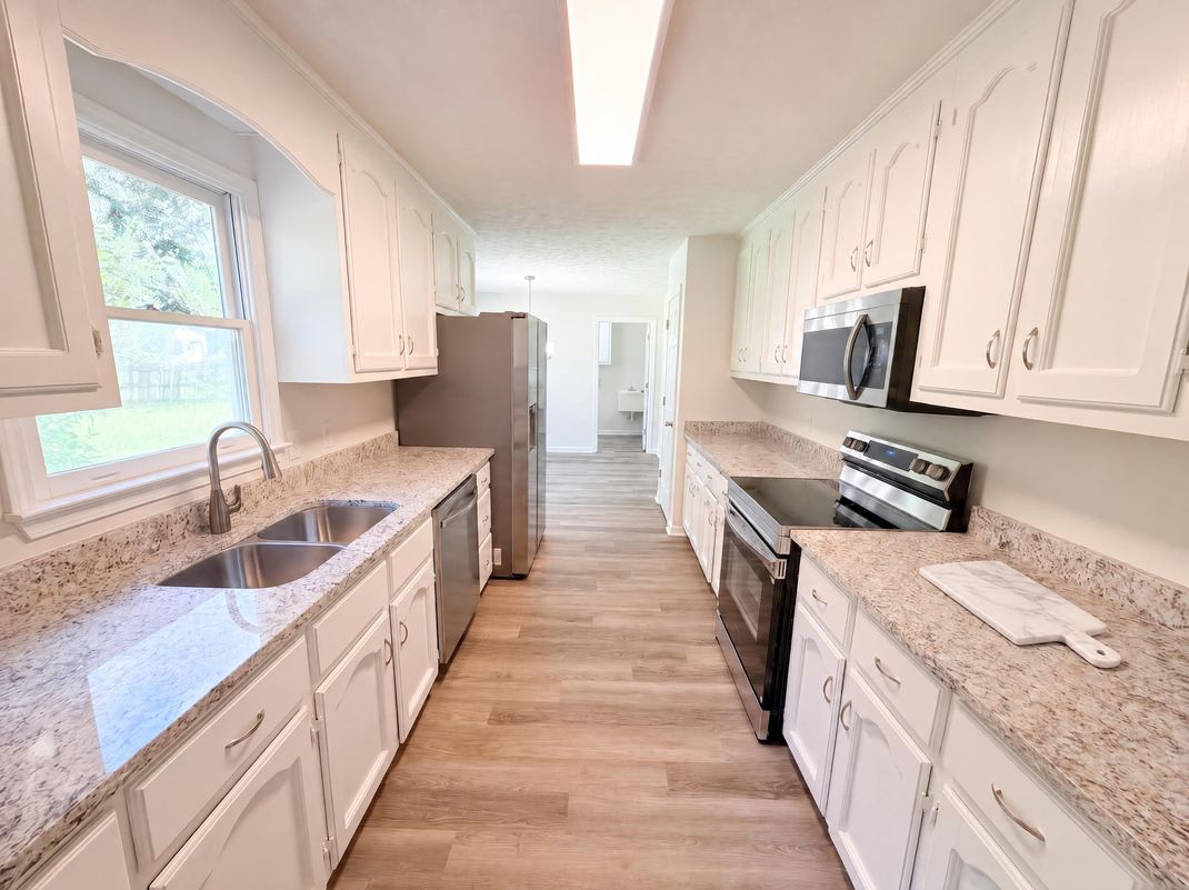 Property photo 2 of 806 Ruswood Rd