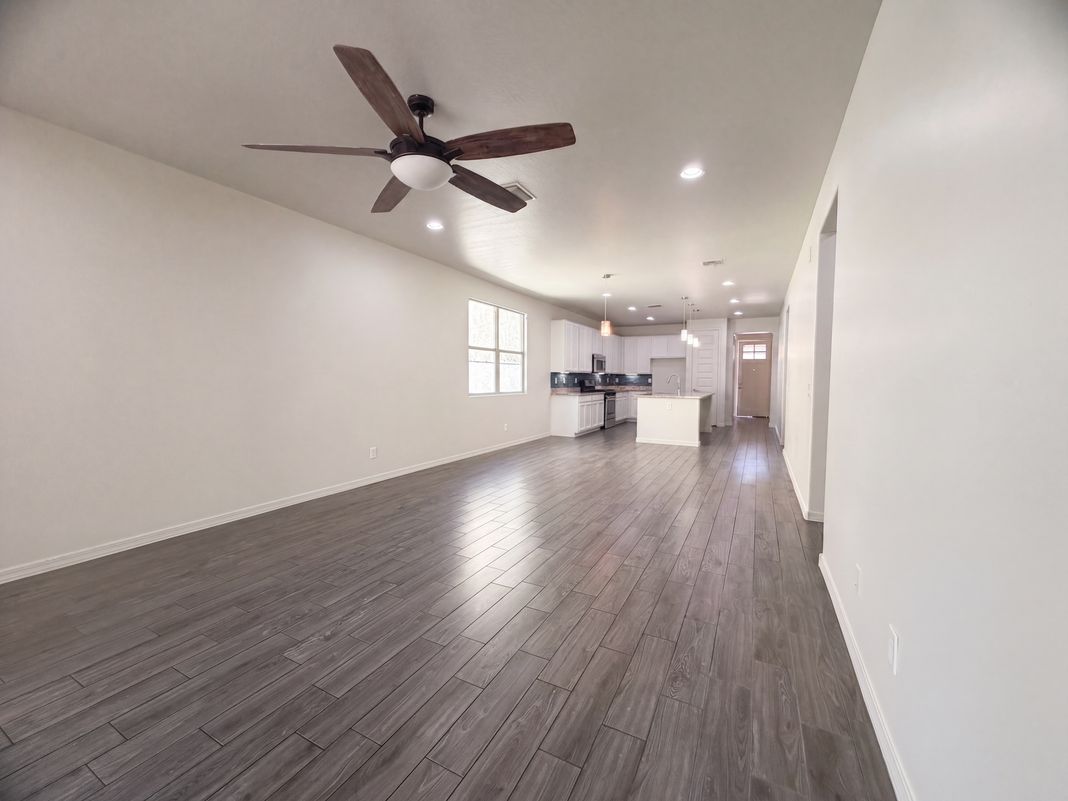 Property photo 3 of 9840 E Theia Dr