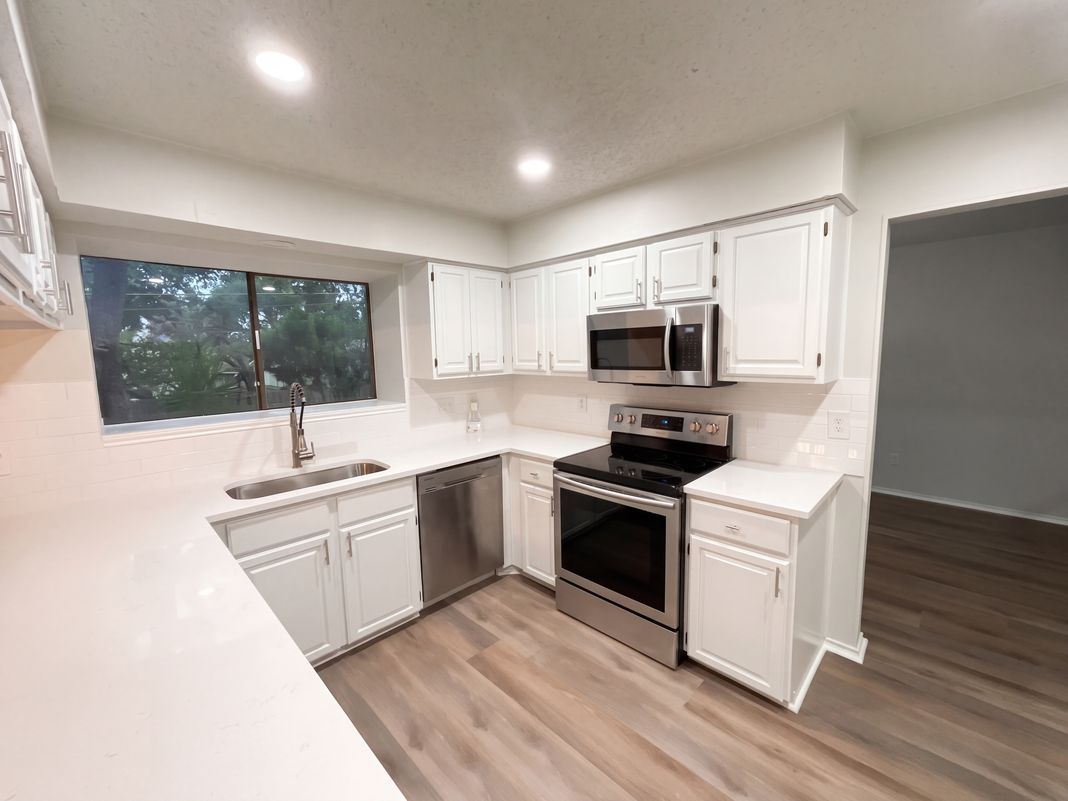 Property photo 2 of 7724 Benbrook
