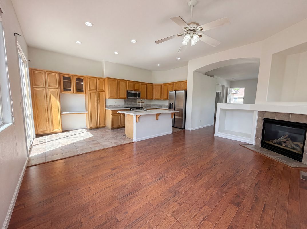 Property photo 3 of 9889 Northrup Dr