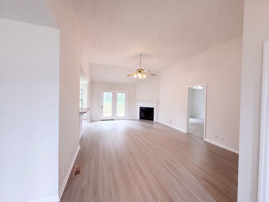 Property photo 3 of 3441 Bridgeton Cv