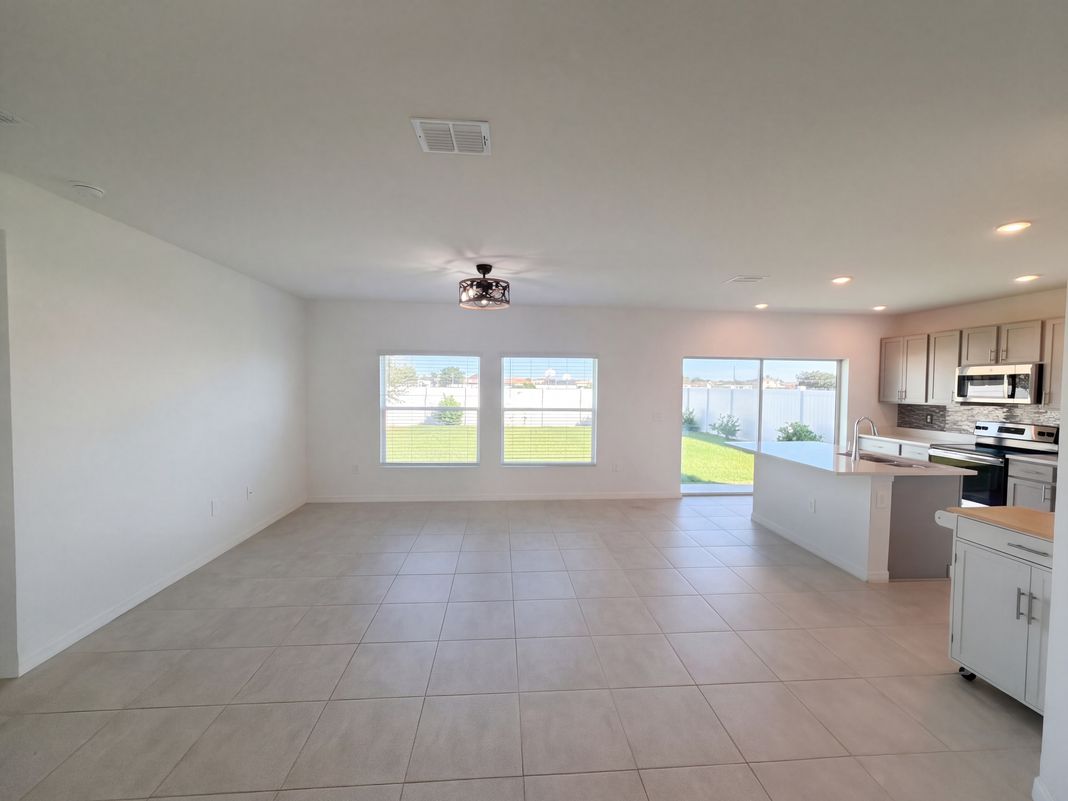 Property photo 3 of 124 Citrine Loop