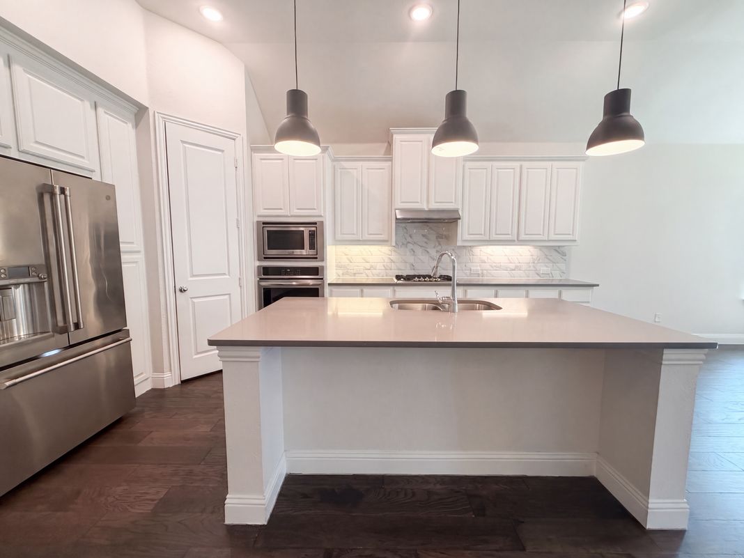 Property photo 2 of 16204 Cullen Park Way