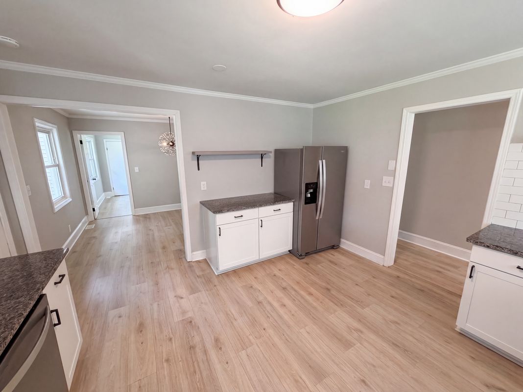 Photo 8 of 23 of 8519 Denbur Dr, Charlotte, NC