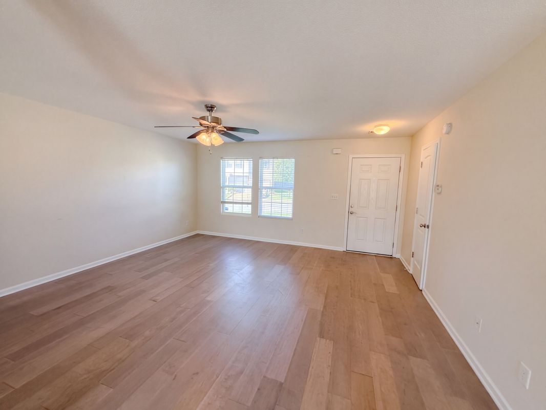 Property photo 3 of 2516 Boxford Ln
