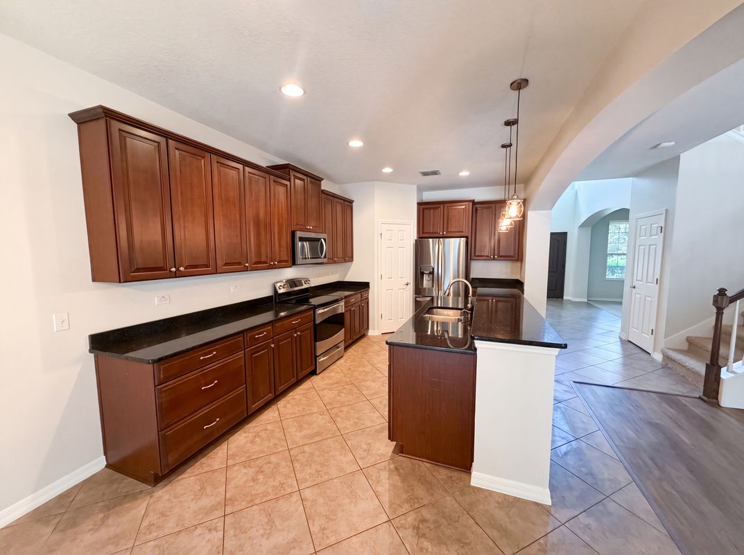 Property photo 2 of 280 Chandler Cir