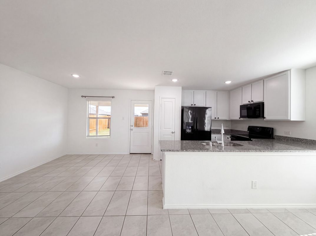 Property photo 2 of 408 Riverside Dr