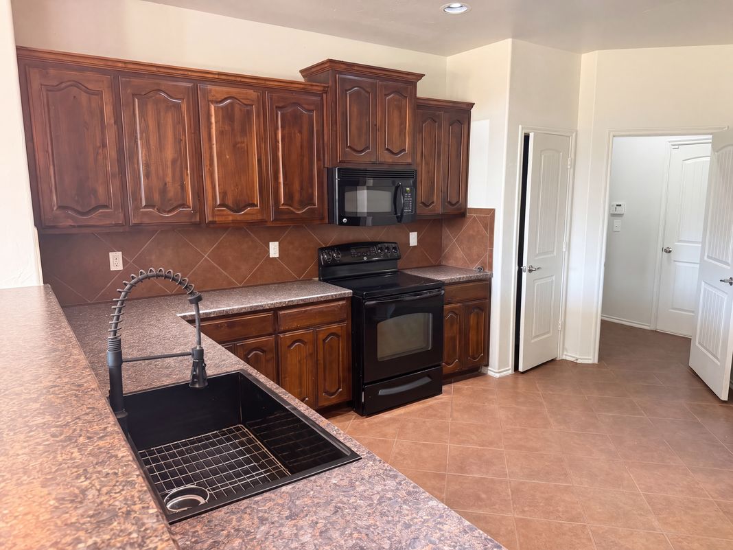 Property photo 2 of 11208 NW 97th St