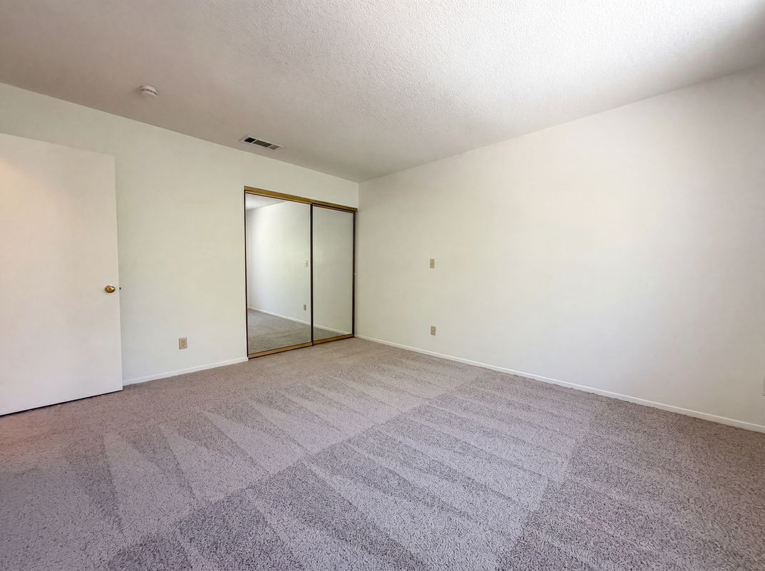 Photo 15 of 28 of 2801 Autumn Haze Ln, Las Vegas, NV