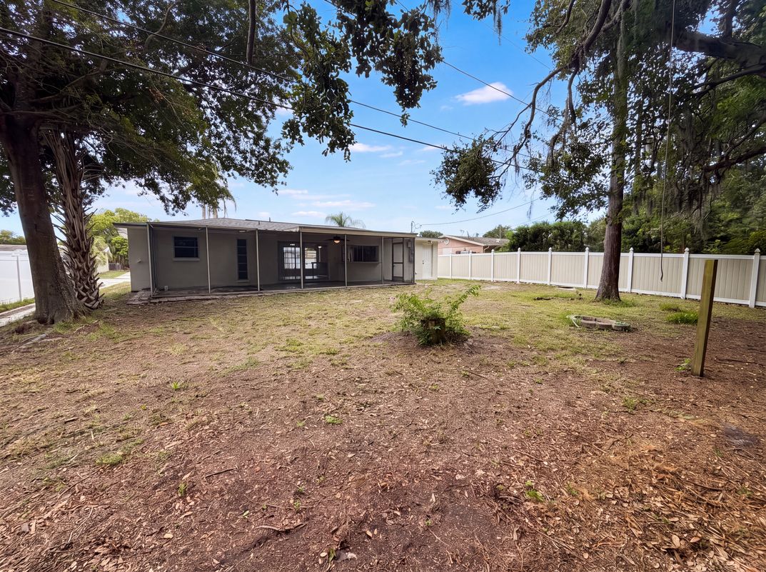 Photo 5 of 28 of 3400 Bainbridge Dr, Holiday, FL