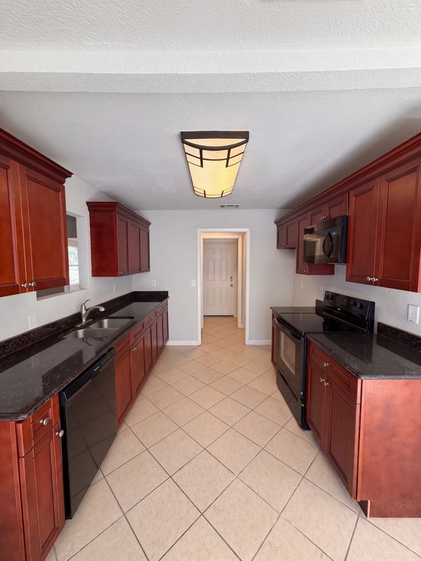Property photo 2 of 8724 Cameron Rd