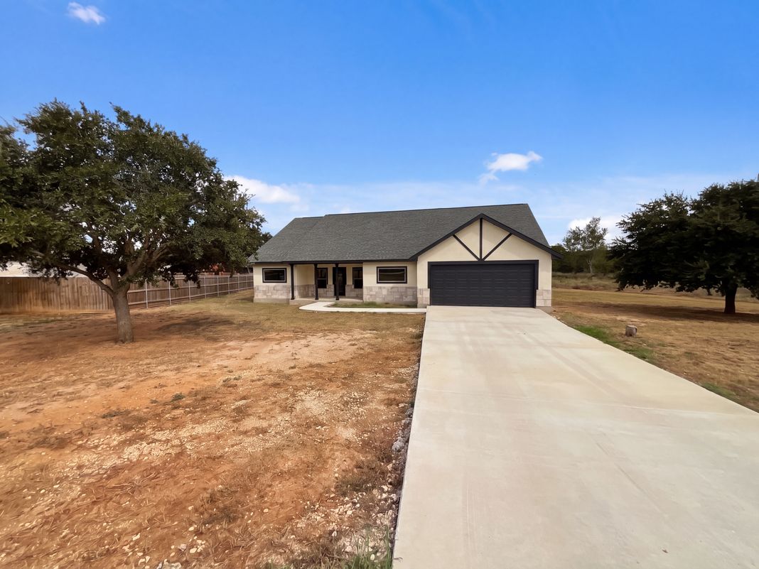 Property photo 1 of 185 E Medium Meadow Dr