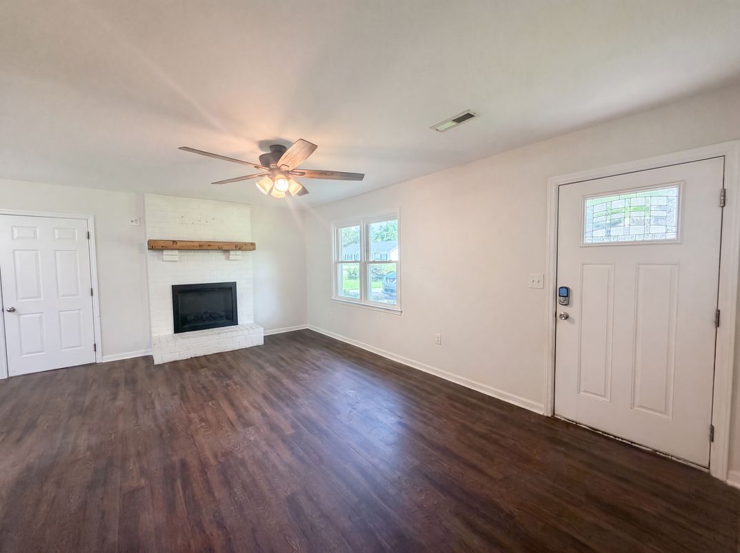 Property photo 3 of 1110 Stuart Dr