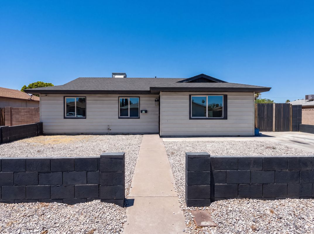 Property photo 1 of 14838 N 33rd Dr