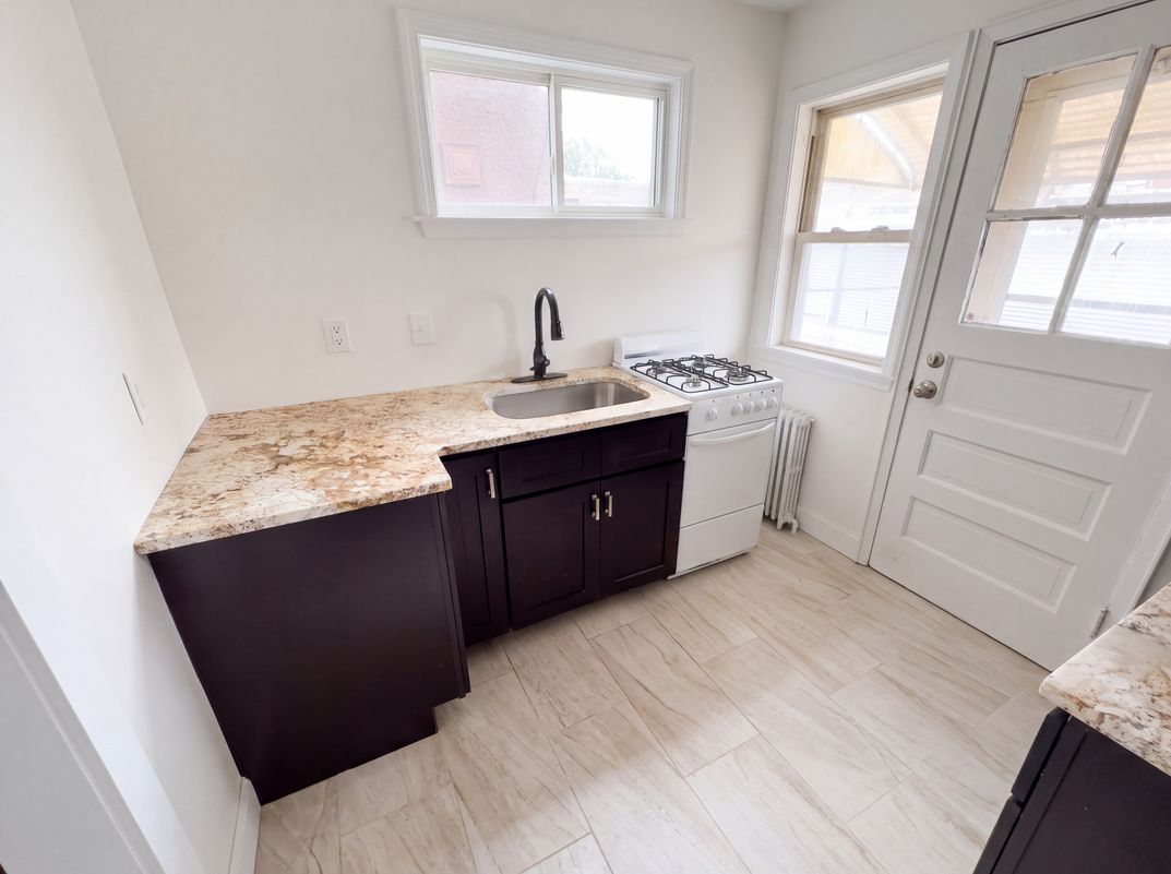 Property photo 2 of 1809 Wakeling St