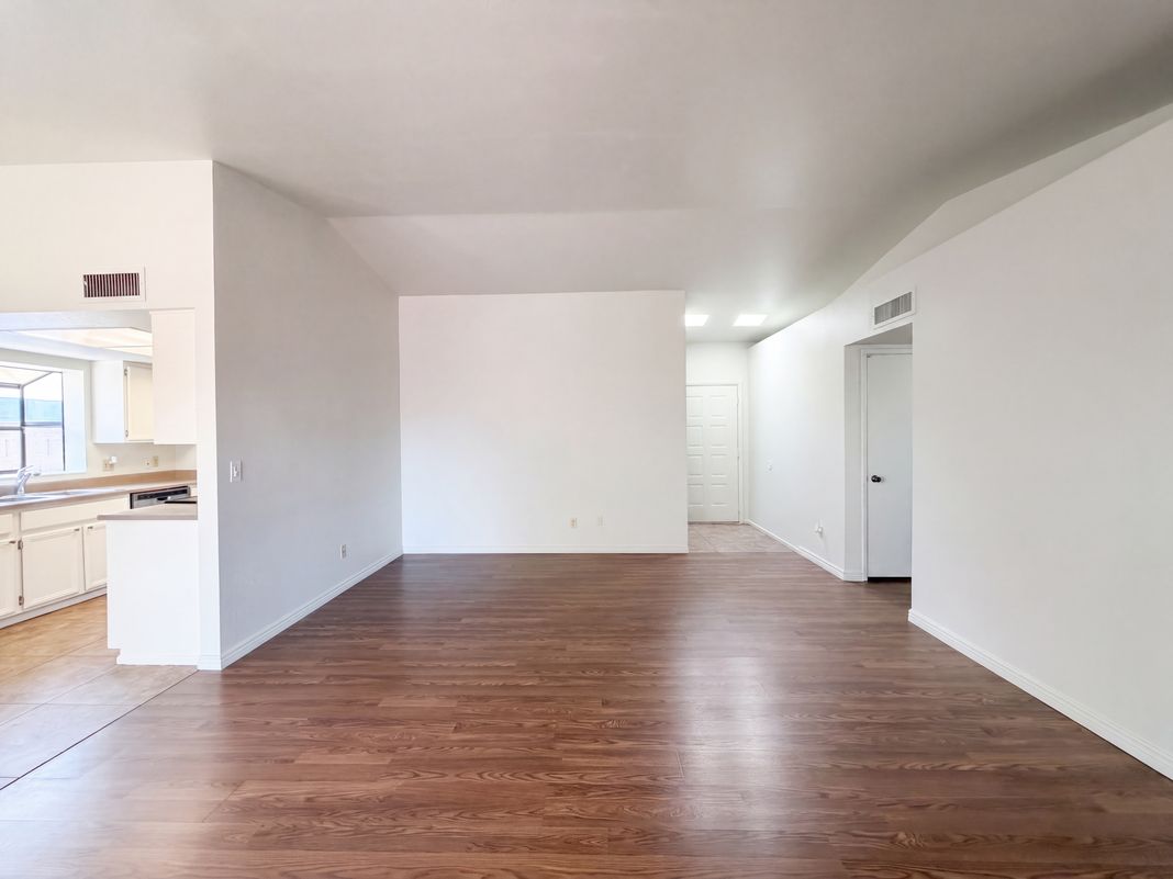 Property photo 3 of 10701 W Campbell Ave