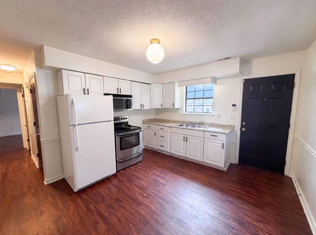 Property photo 2 of 3309 Prudence St