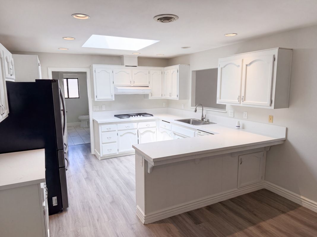 Property photo 2 of 4380 Flightwood Cir