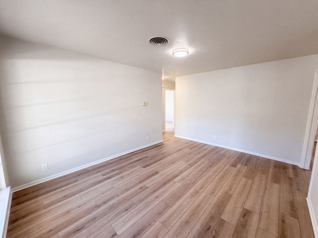 Property photo 3 of 1229 King Dr