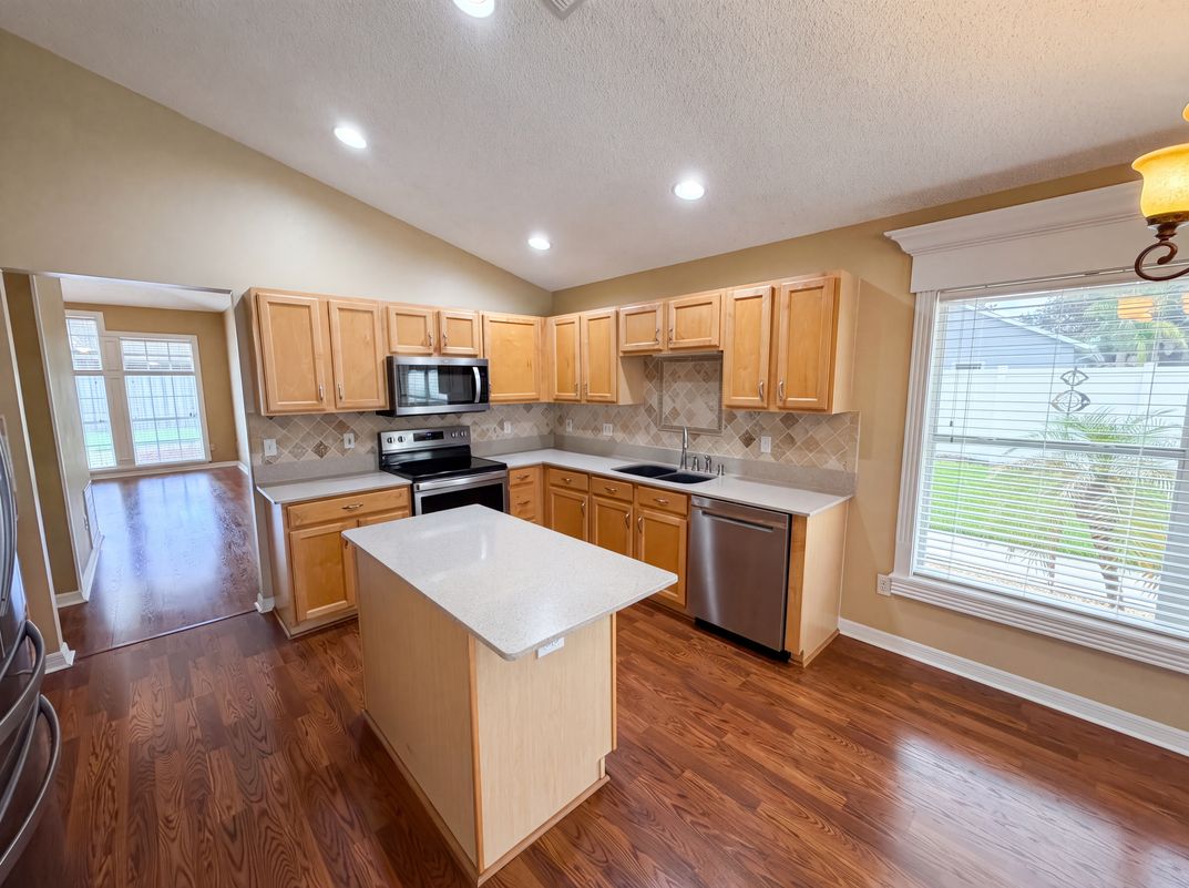 Photo 10 of 31 of 3788 Seminole Dr, Orlando, FL