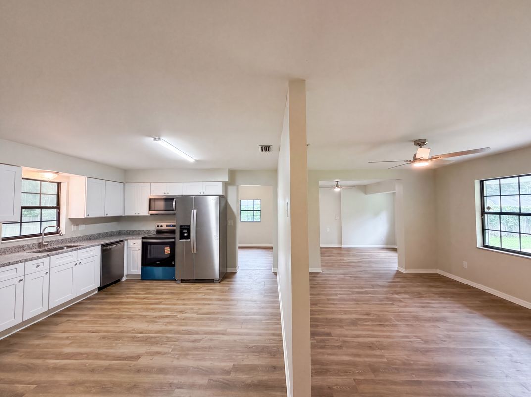 Property photo 2 of 6520 NW 61st Ct
