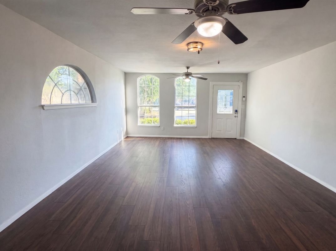 Property photo 3 of 4526 S Horseshoe Trl